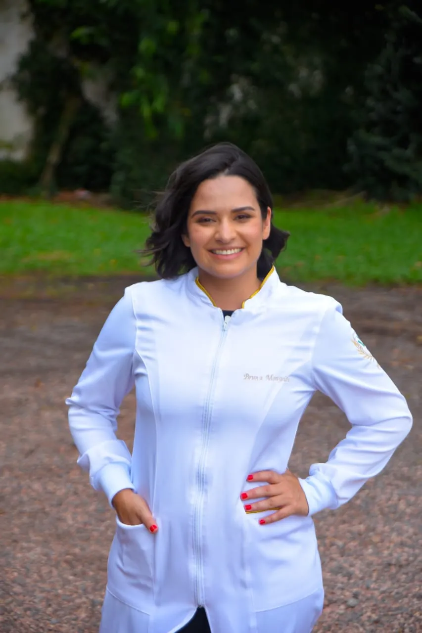 Bruna Cheuiche Mongelôs, psicóloga, sorrindo